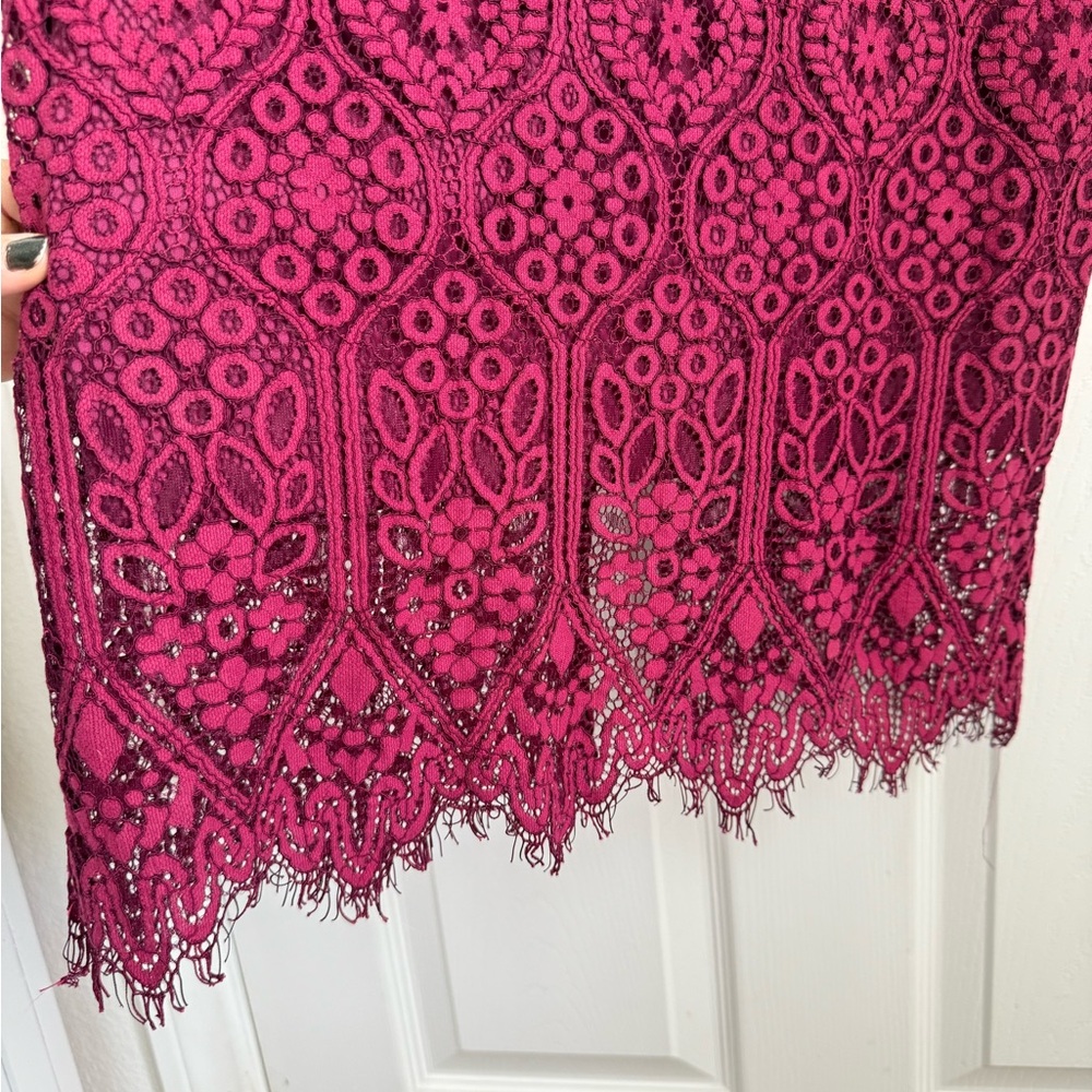 Elegant Lulu's Burgundy Lace Midi Dress size medium - Picture 5 of 11